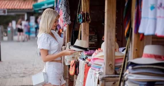 Najlepsze pamiątki z Grecji, które zachwycą każdego turystę