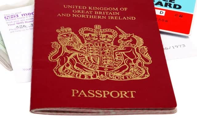 Czy do Anglii potrzebny jest paszport? Sprawdź ważne informacje!